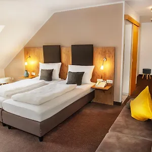Hotell Am Hachinger Bach By Blattl